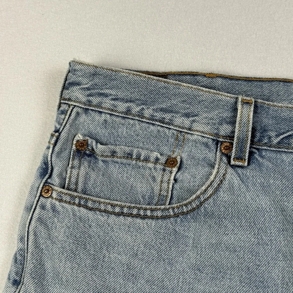 Vintage Levis 505 Mens Shorts Size 42 Distressed Light‎ Wash Blue Denim Sm Flaw